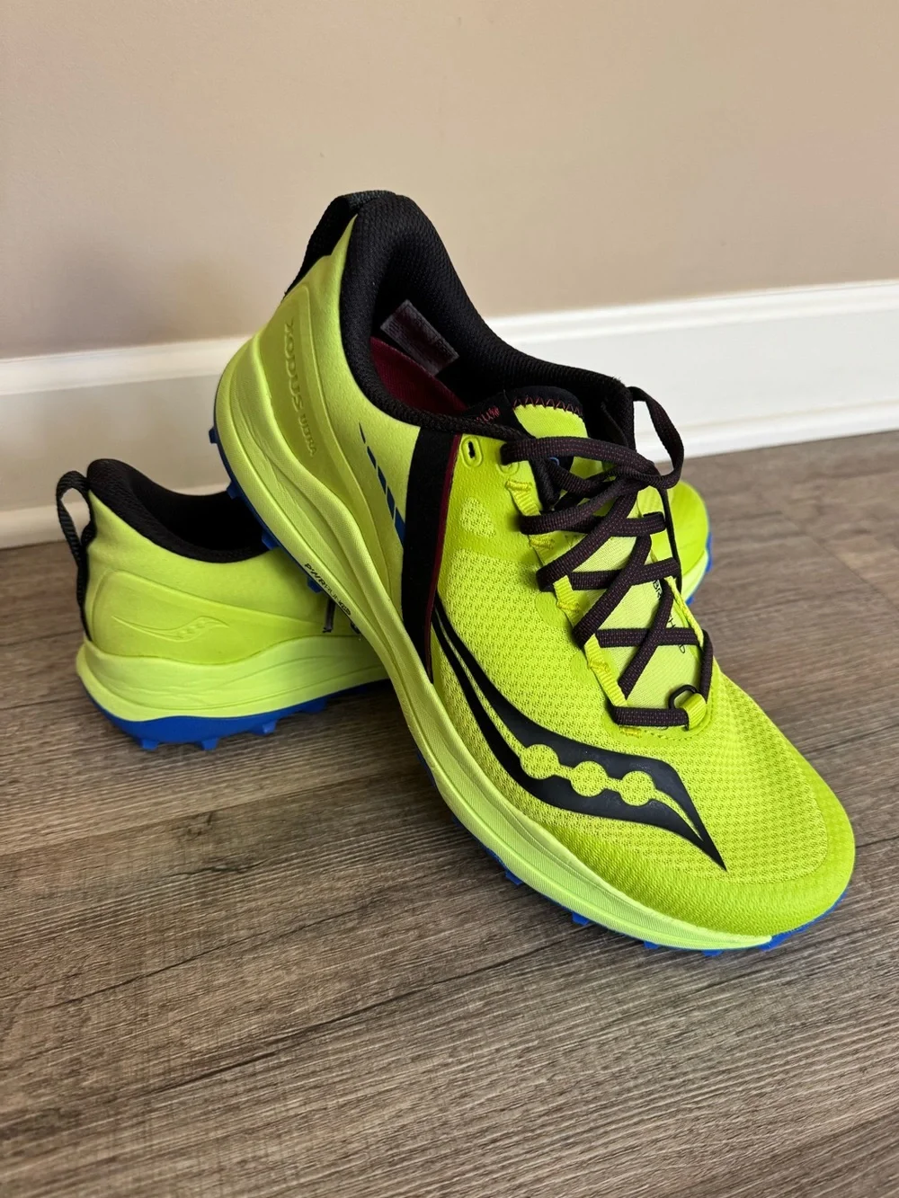 Saucony Xodus Ultra Trail Running Shoes Men’s Size [10.5] Neon Yellow/Blue EUC